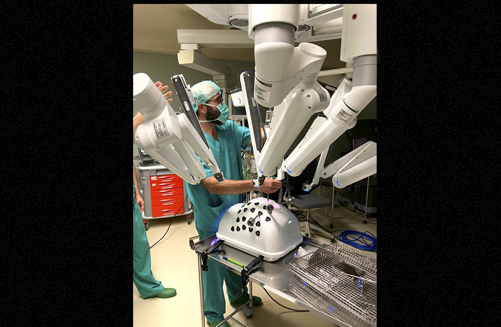 Se realizan casi un centenar de intervenciones de cirugía robótica en la Región desde octubre